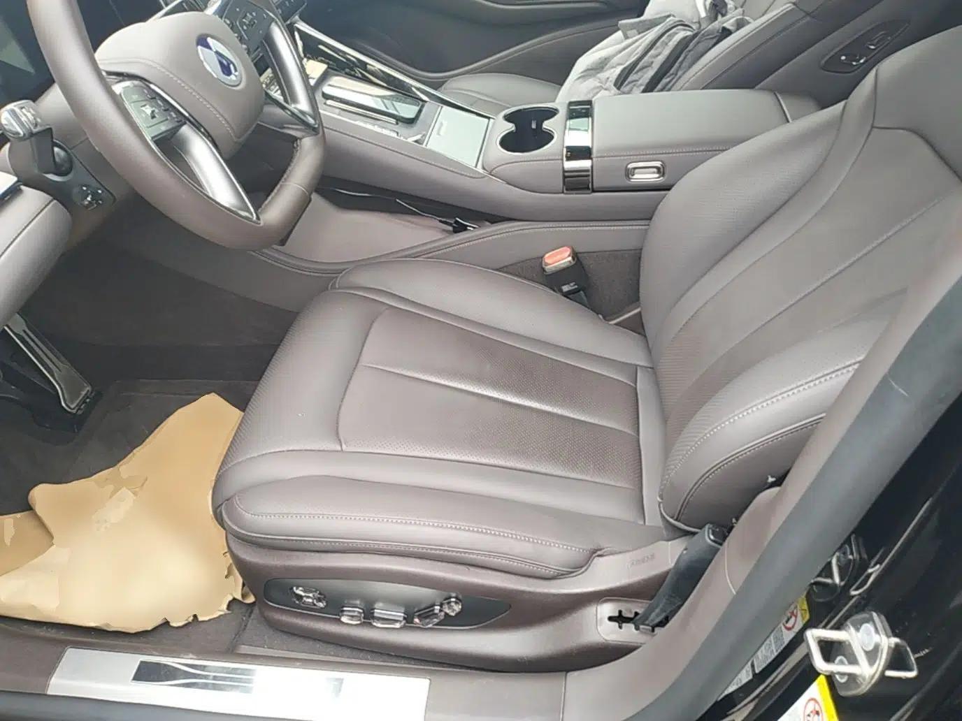 Denza Z9 2024 1100 km Four-Wheel Drive Max Version — миниатюра 17
