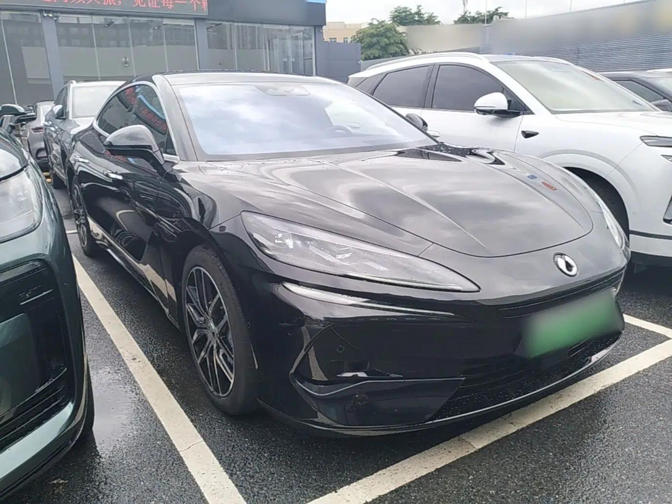 Denza Z9 2024 1100 km Four-Wheel Drive Max Version — миниатюра 3