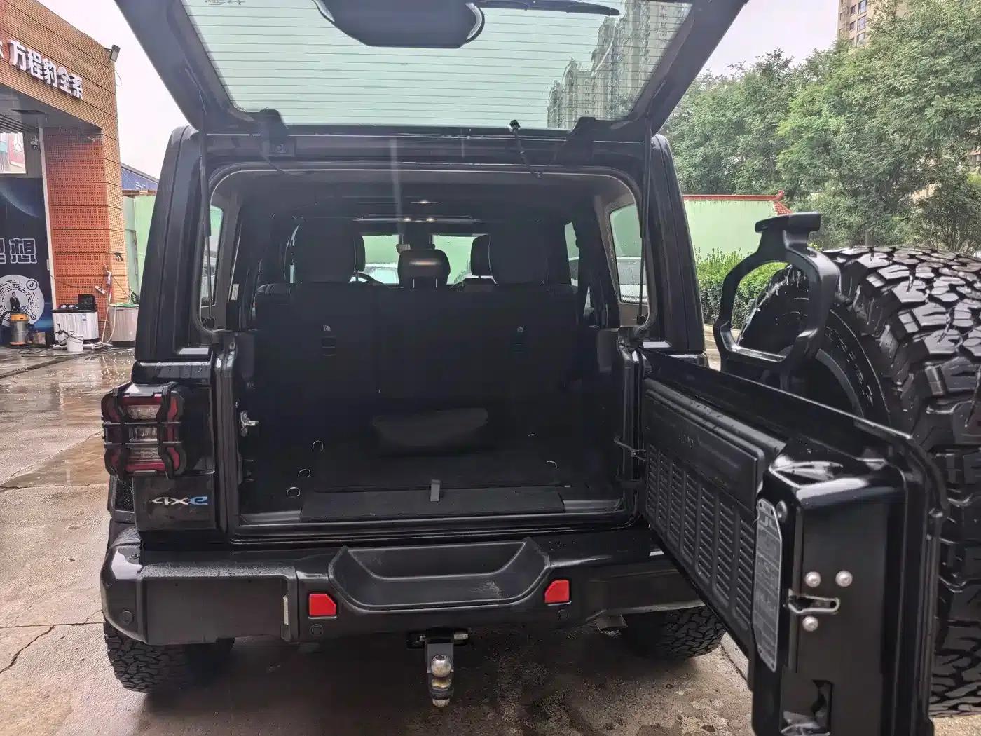 Jeep Wrangler New Energy 2021 Model 4-Door 2.0T 4xe Sahara First Edition — миниатюра 11