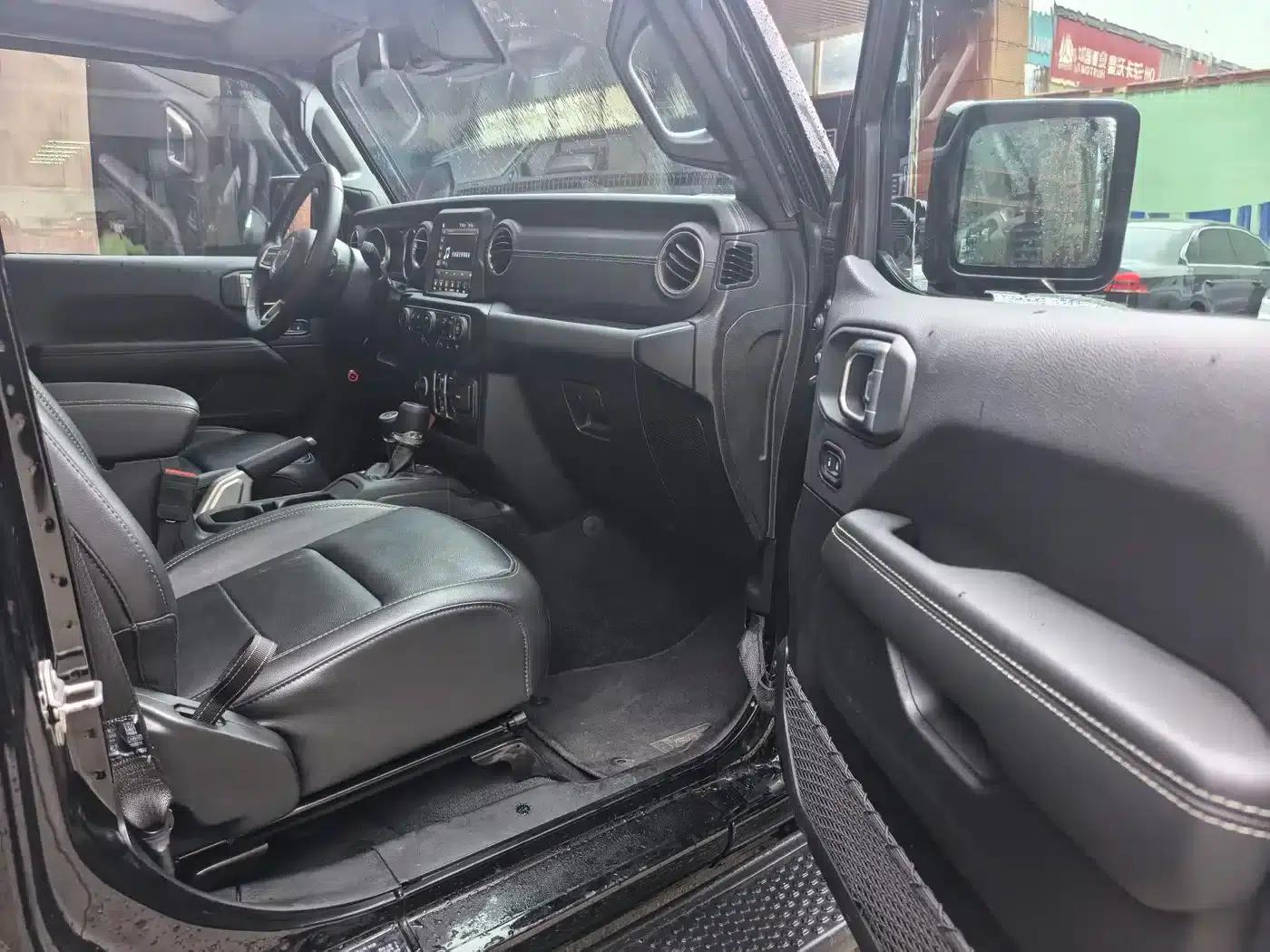 Jeep Wrangler New Energy 2021 Model 4-Door 2.0T 4xe Sahara First Edition — миниатюра 8