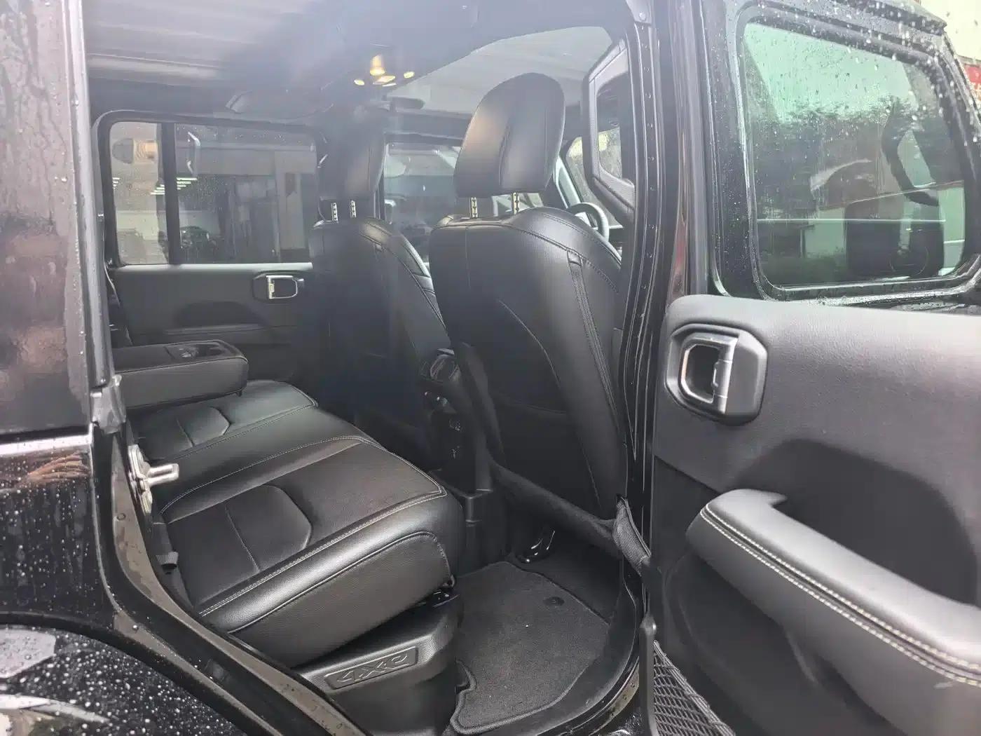 Jeep Wrangler New Energy 2021 Model 4-Door 2.0T 4xe Sahara First Edition — миниатюра 10