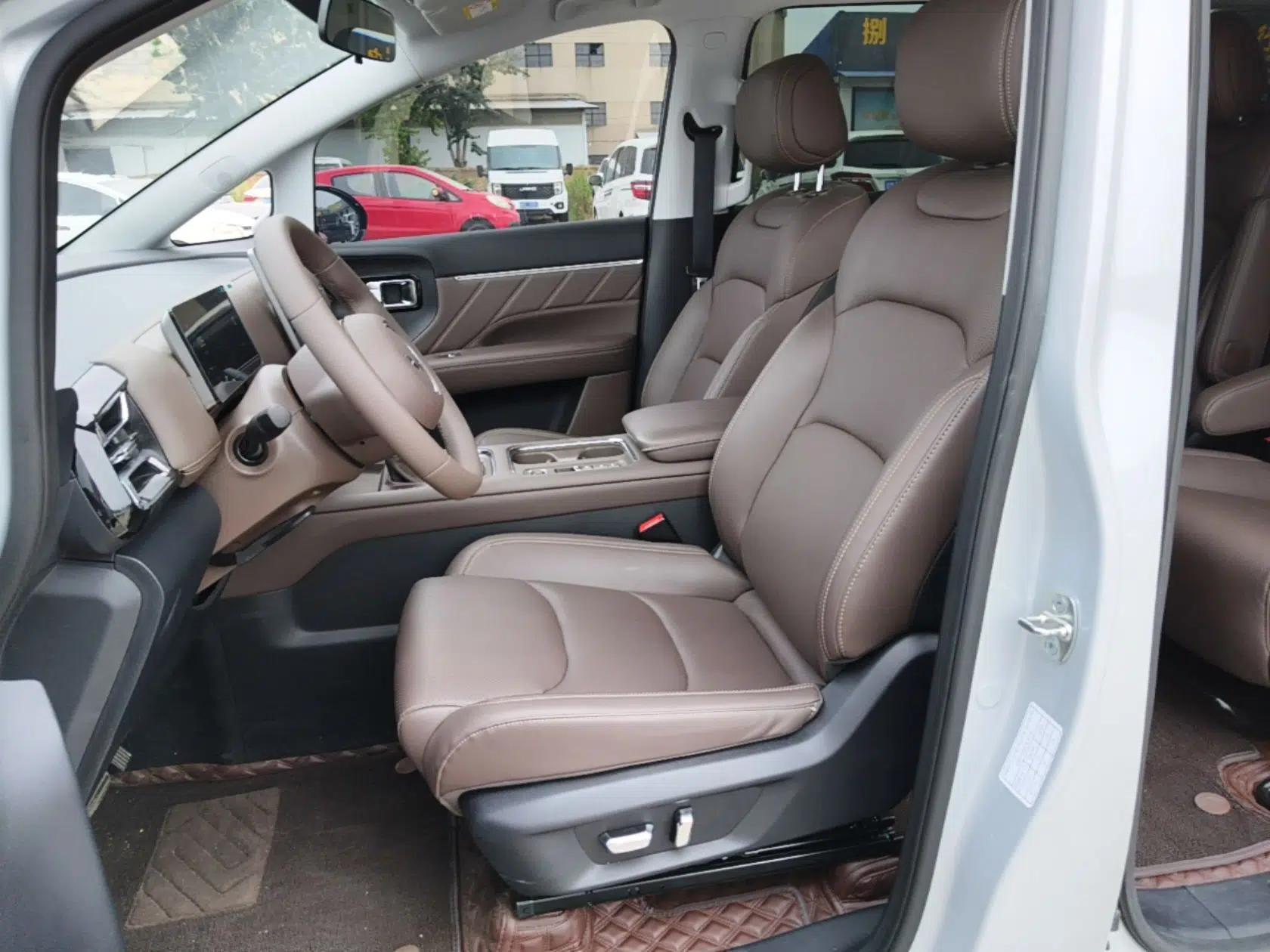 Wuling 730 2025 Model 1.5T CVT Elite Edition — миниатюра 17