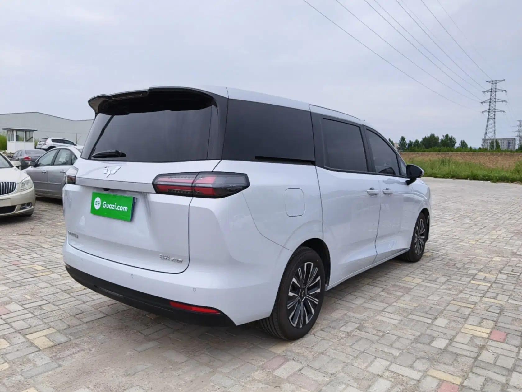 Wuling 730 2025 Model 1.5T CVT Elite Edition — миниатюра 6