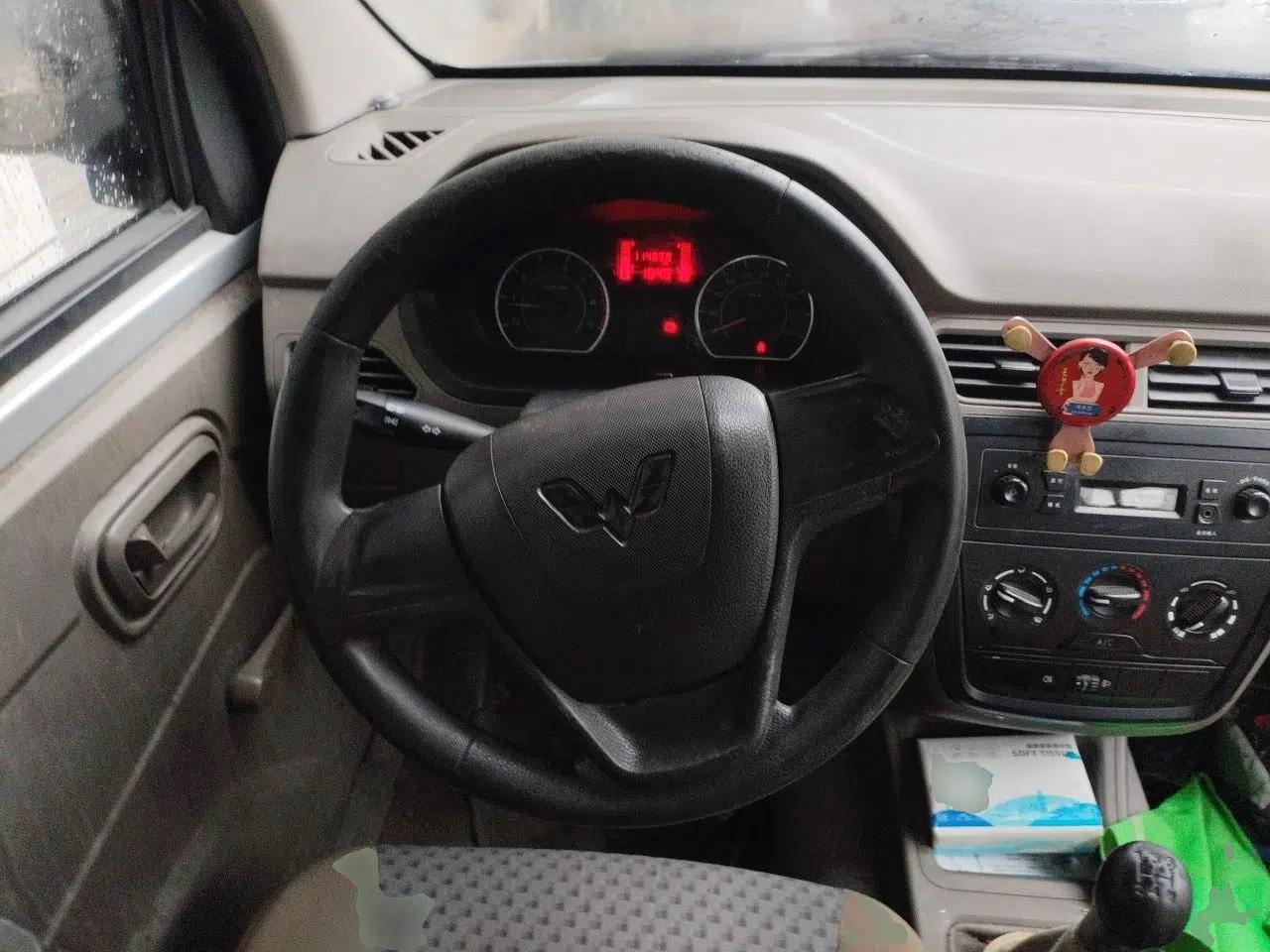 Wuling Zhiguang V 2017 1.2L Base Version LMH — миниатюра 10
