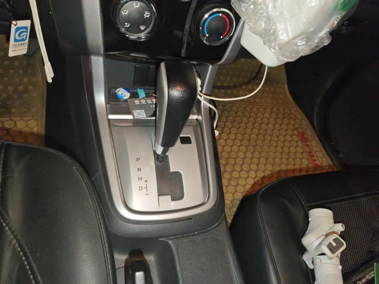 Isuzu mu-X 2017 2.5T Two-Wheel Drive Automatic Comfort Touring Version 7 Seats — миниатюра 14
