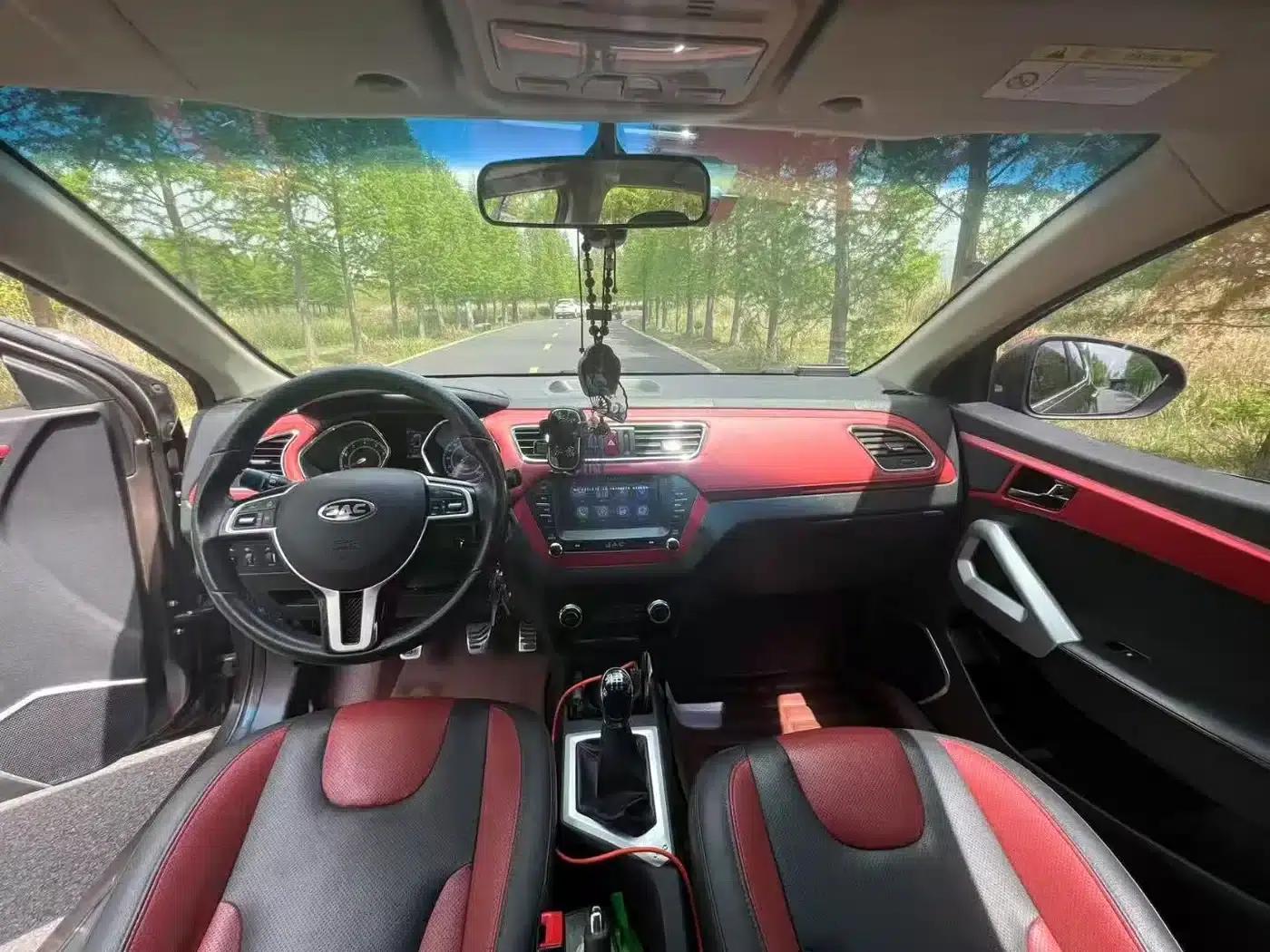 Refine S2 2017 1.5L Manual Deluxe Smart Edition — миниатюра 4