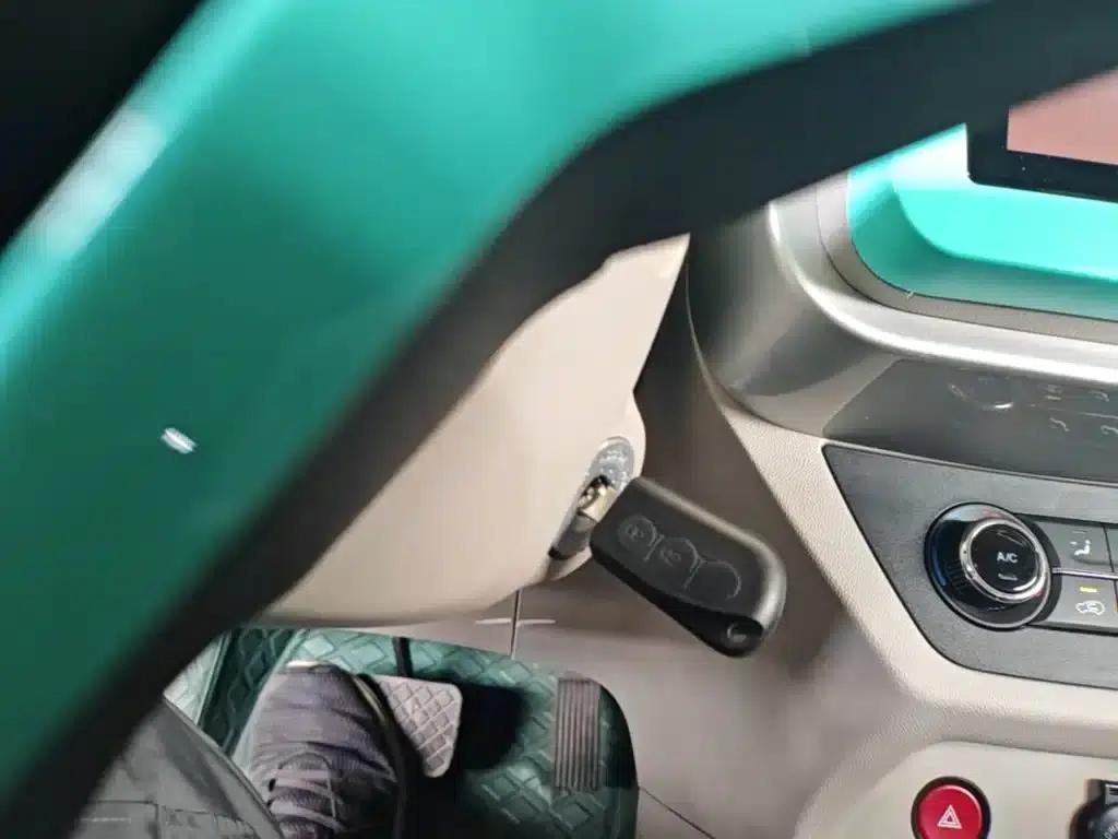 Yizhi EV2 2023 Auspicious Edition 201km Comfort Model — миниатюра 9