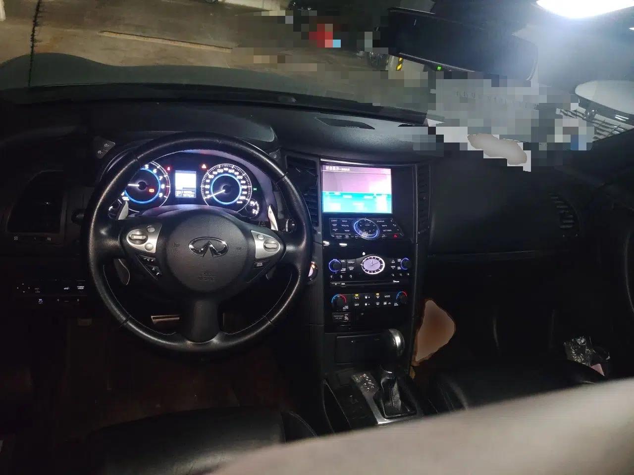 Infiniti QX70 2015 3.7L Shadow Edition — миниатюра 9