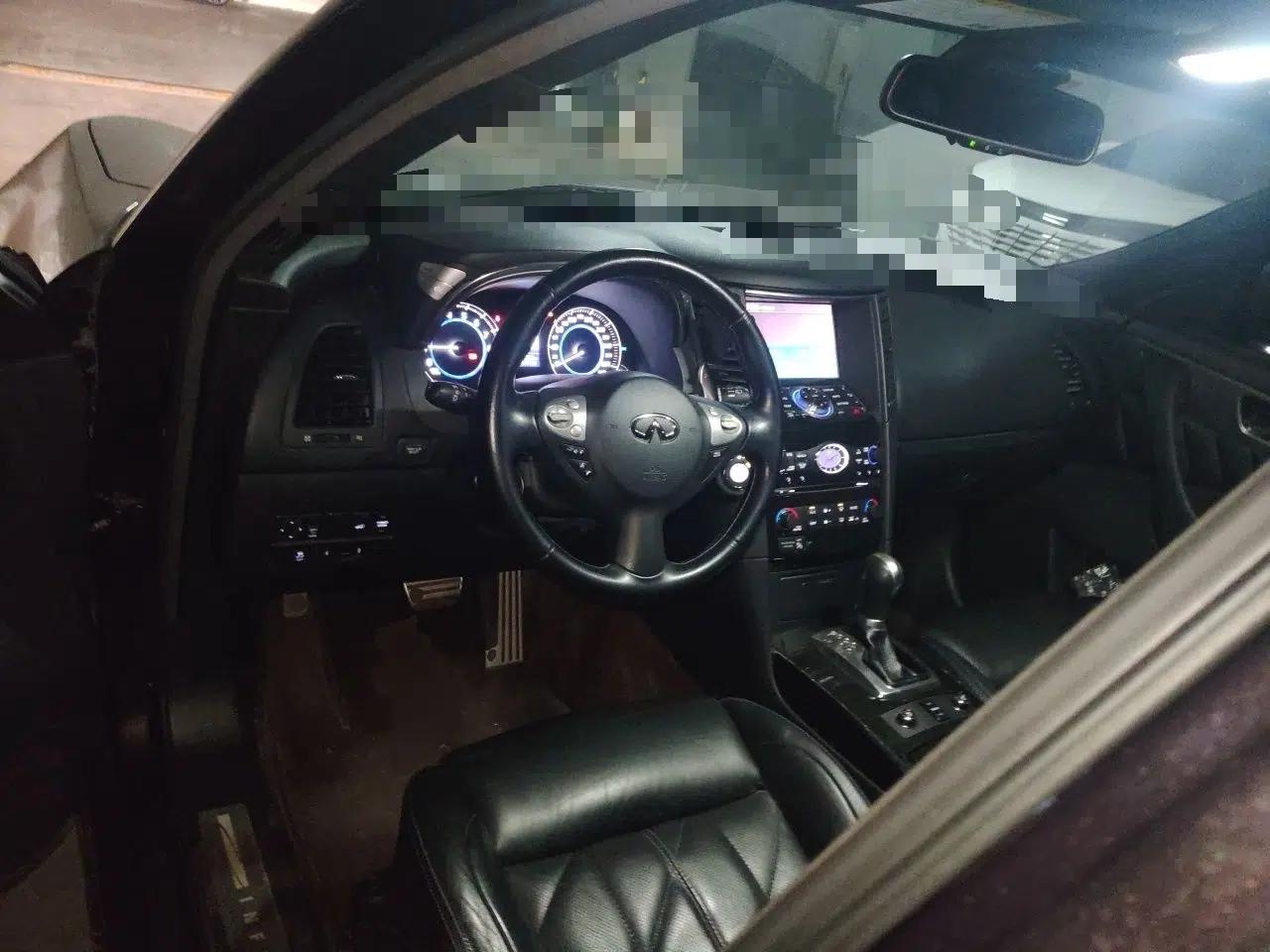 Infiniti QX70 2015 3.7L Shadow Edition — миниатюра 10