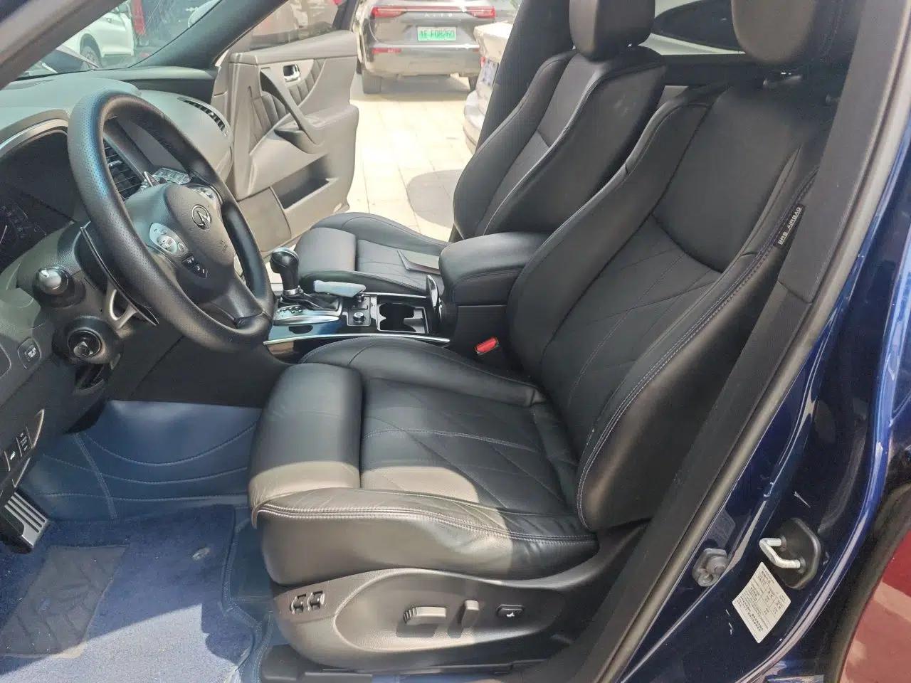Infiniti QX70 2015 3.7L Shadow Edition — миниатюра 15