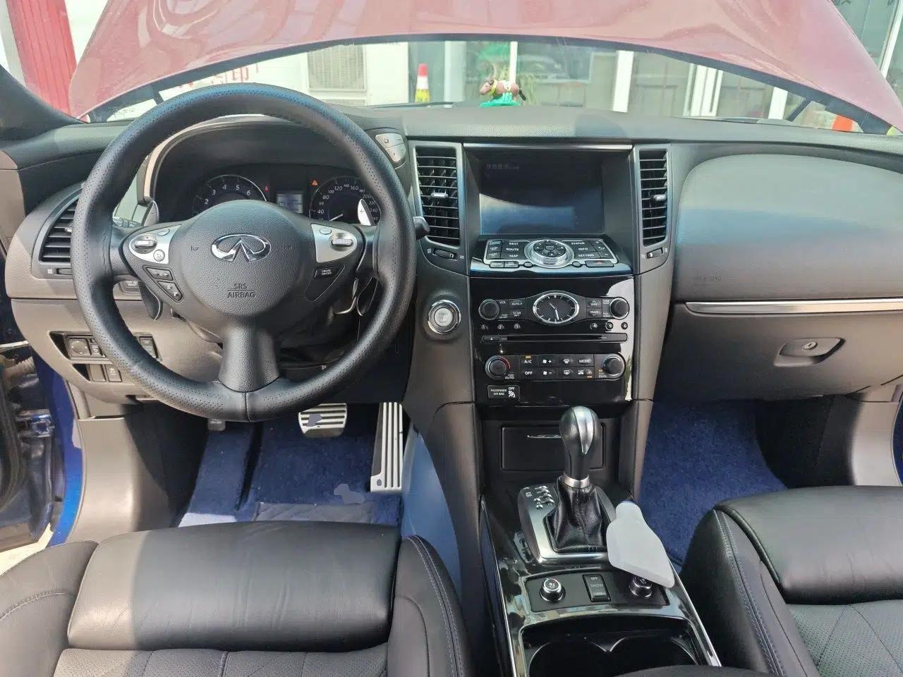 Infiniti QX70 2015 3.7L Shadow Edition — миниатюра 9