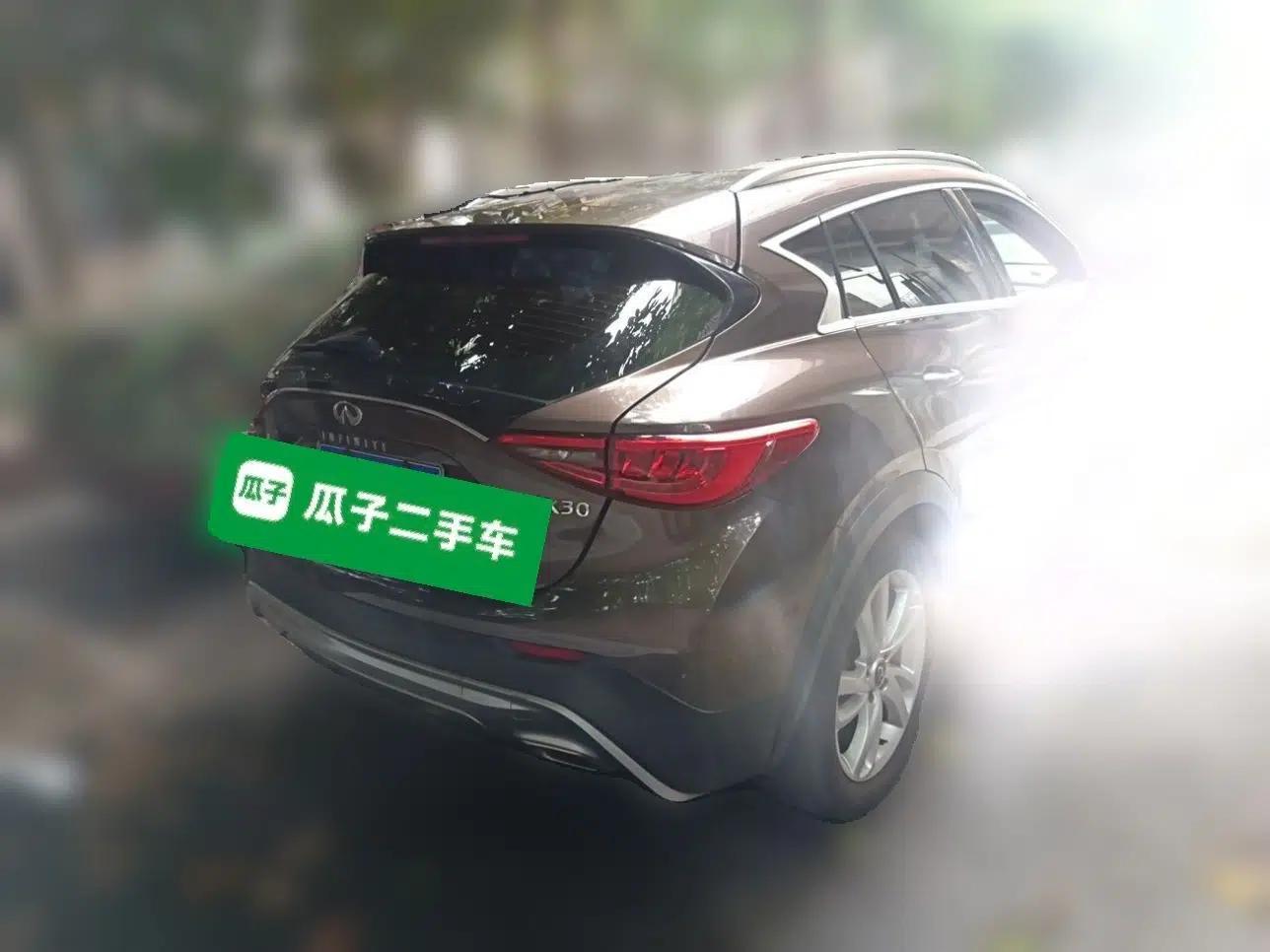 Infiniti QX30 2017 1.6T Two-Wheel-Drive Sport Edition — миниатюра 6