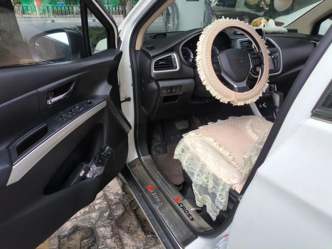 Suzuki S-Cross 2015 1.6L CVT Two-Wheel Drive Elite Version — миниатюра 19