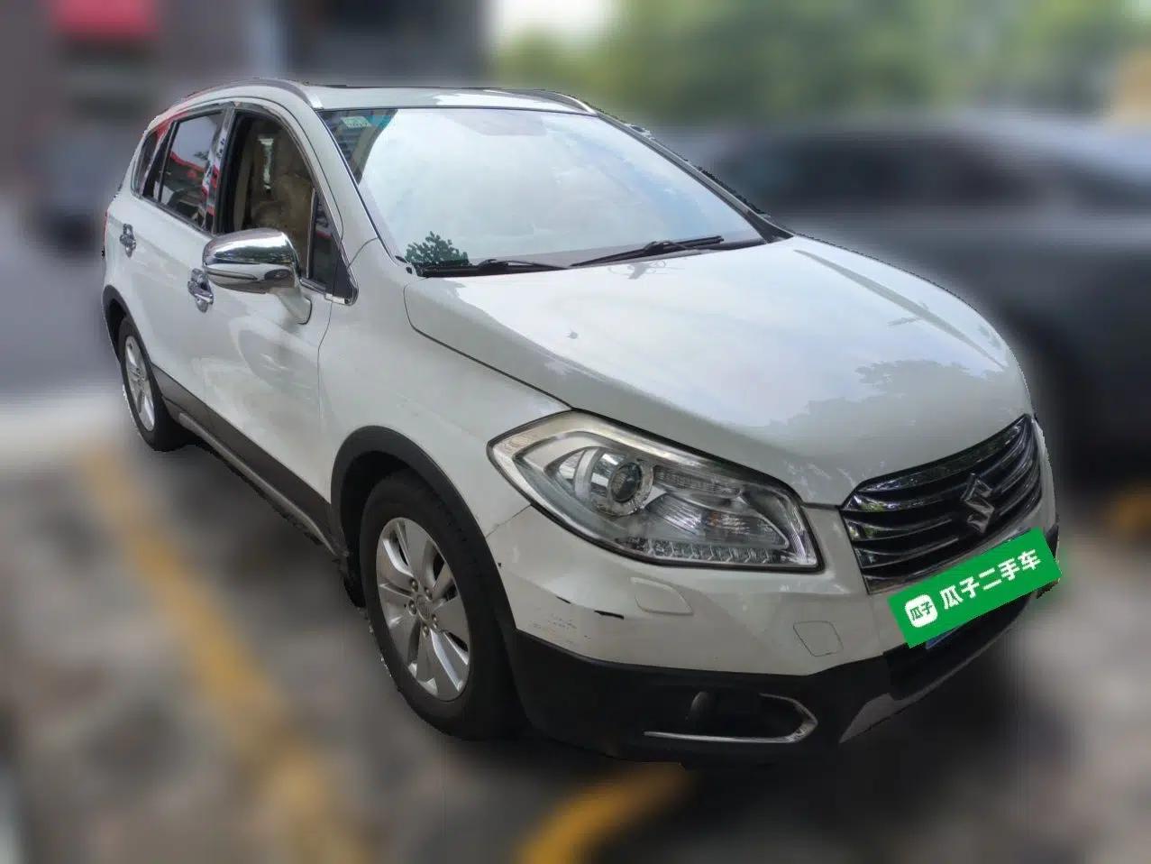 Suzuki S-Cross 2015 1.6L CVT Two-Wheel Drive Elite Version — миниатюра 3