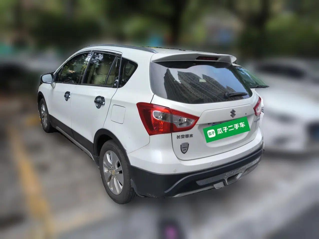Suzuki S-Cross 2015 1.6L CVT Two-Wheel Drive Elite Version — миниатюра 4