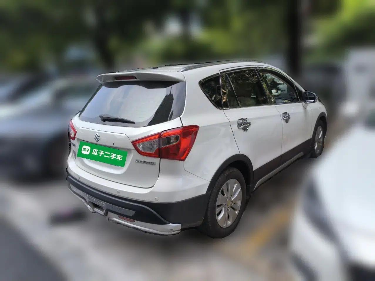 Suzuki S-Cross 2015 1.6L CVT Two-Wheel Drive Elite Version — миниатюра 6