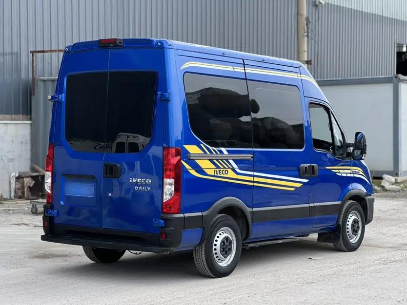 Iveco Eurocargo 2021 3.0T Automatic Chaorui Short Wheelbase High-Roof Side-Sliding Door F1C — миниатюра 3