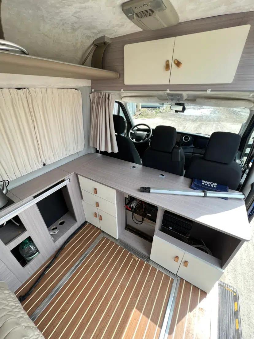 Iveco Eurocargo 2021 3.0T Automatic Chaorui Short Wheelbase High-Roof Side-Sliding Door F1C — миниатюра 24
