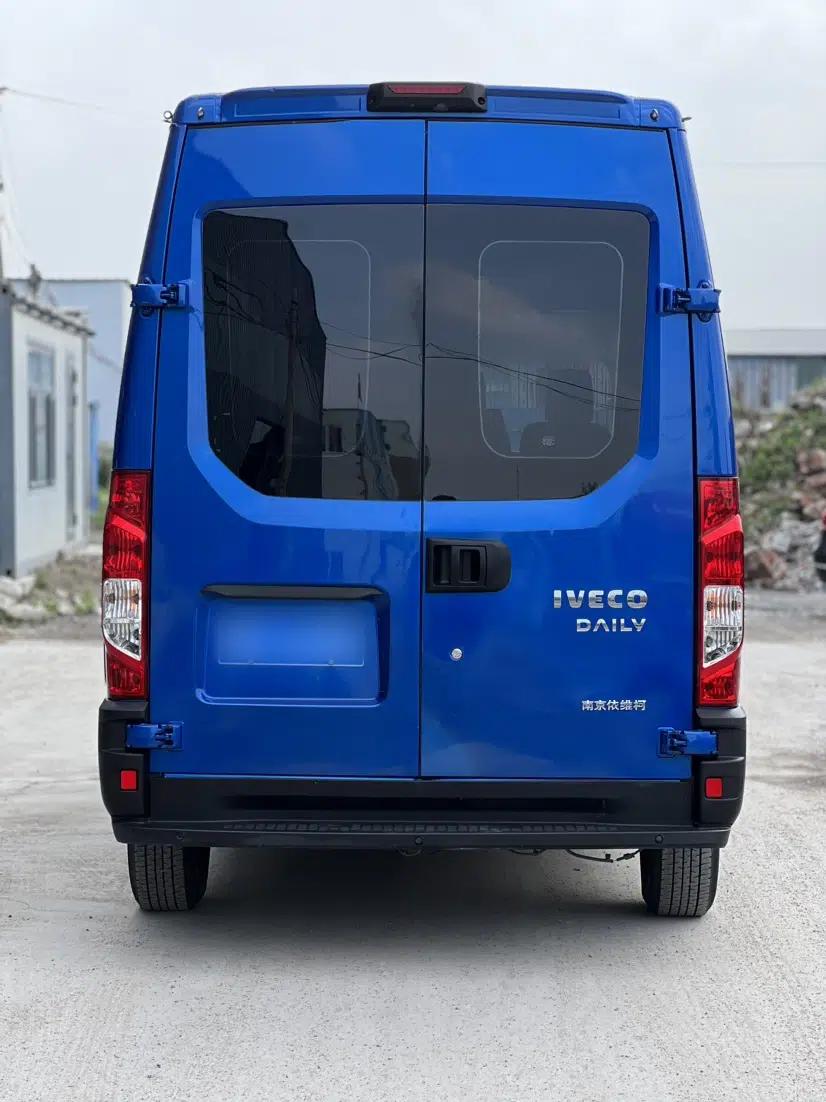 Iveco Eurocargo 2021 3.0T Automatic Chaorui Short Wheelbase High-Roof Side-Sliding Door F1C — миниатюра 4