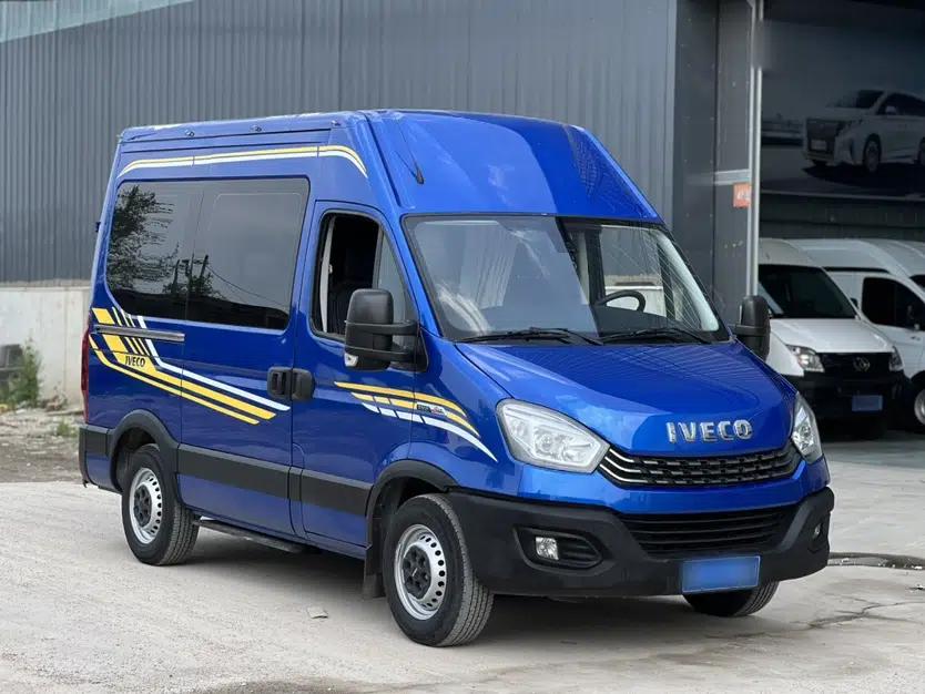 Iveco Eurocargo 2021 3.0T Automatic Chaorui Short Wheelbase High-Roof Side-Sliding Door F1C — миниатюра 5