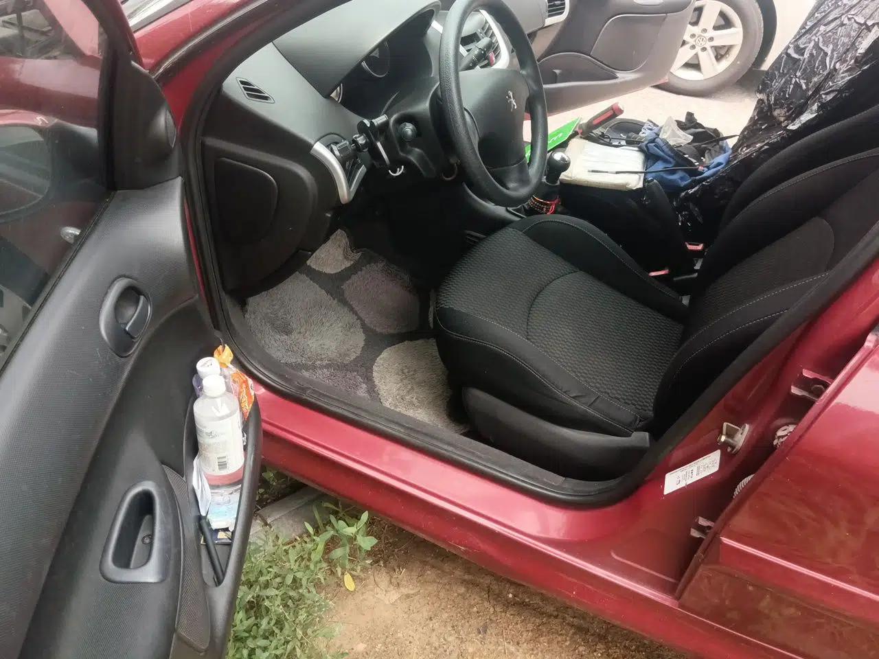 Peugeot 207 2011 Hatchback 1.4L Manual Yule Edition — миниатюра 16