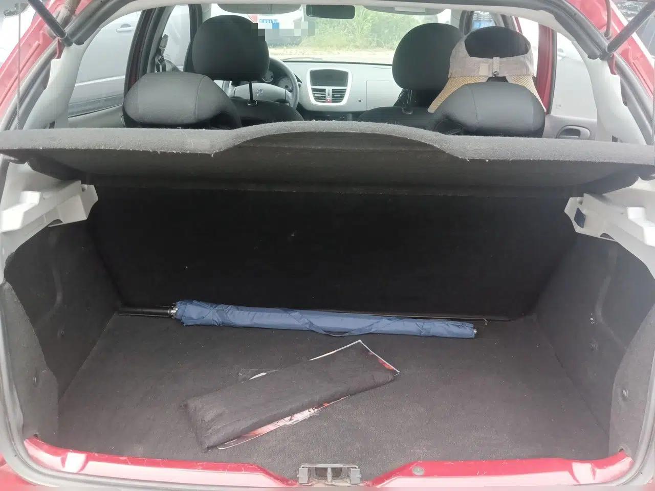 Peugeot 207 2011 Hatchback 1.4L Manual Yule Edition — миниатюра 19