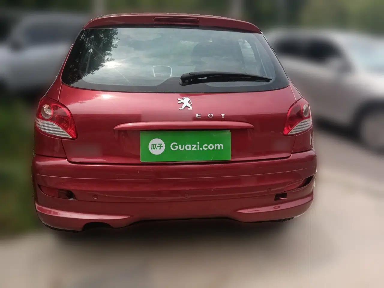 Peugeot 207 2011 Hatchback 1.4L Manual Yule Edition — миниатюра 5