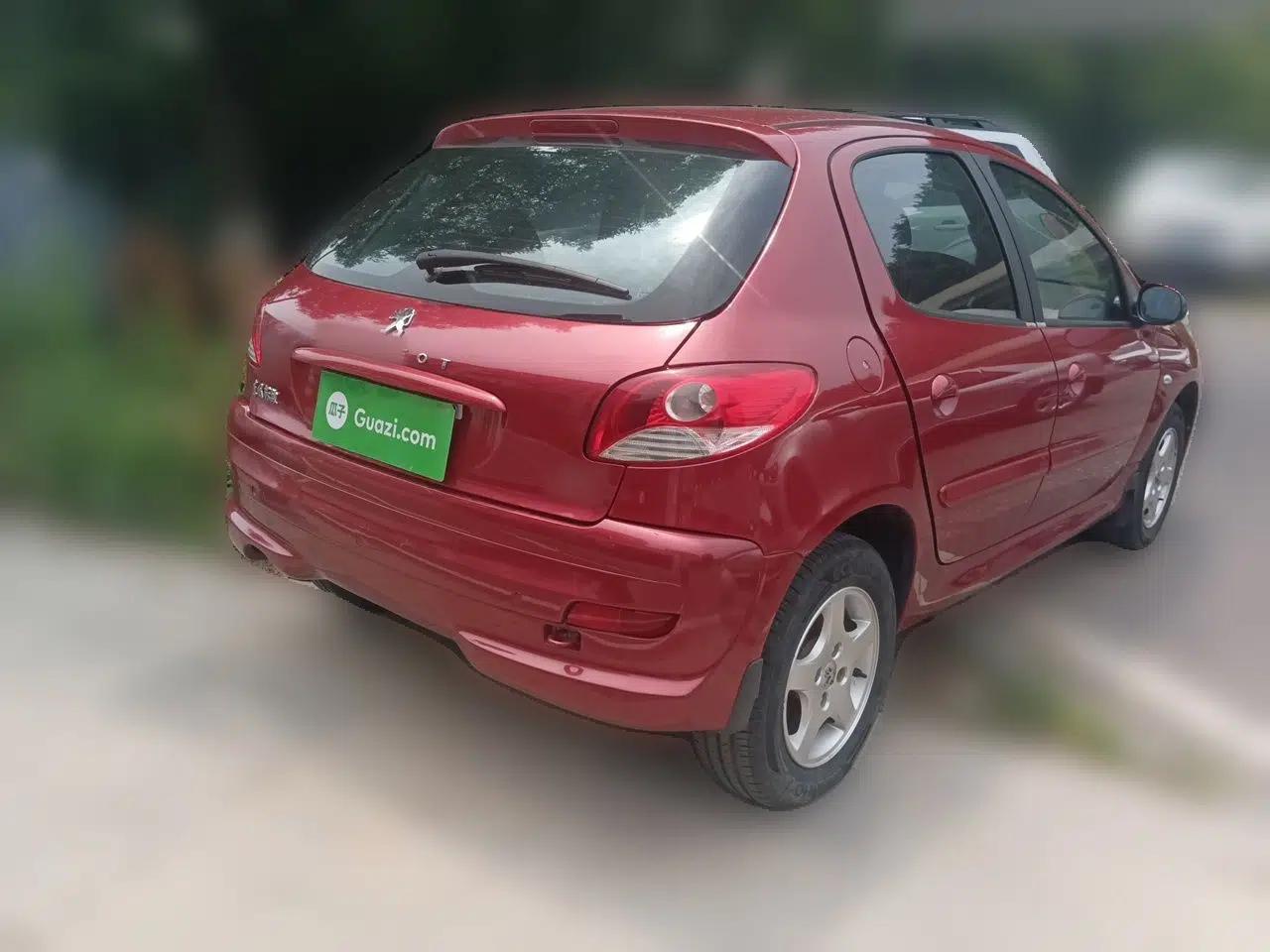 Peugeot 207 2011 Hatchback 1.4L Manual Yule Edition — миниатюра 6