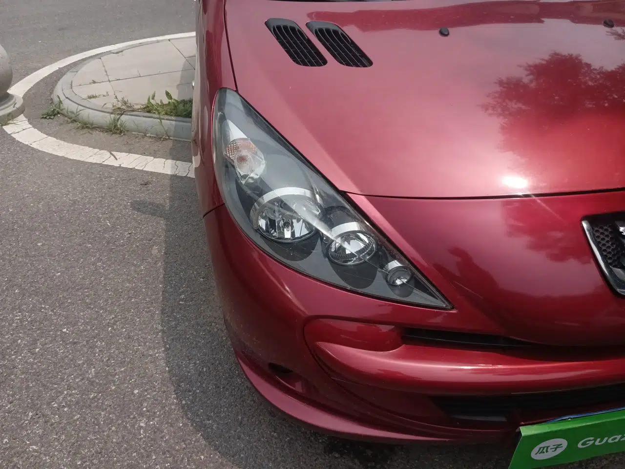 Peugeot 207 2011 Hatchback 1.4L Manual Yule Edition — миниатюра 7