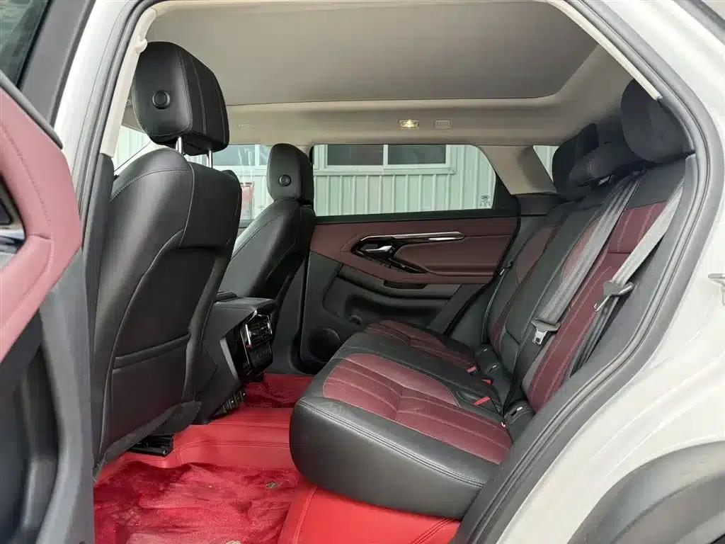 Range Rover Evoque Hybrid 2022 Model P300e Plug-in Electric Hybrid — миниатюра 5