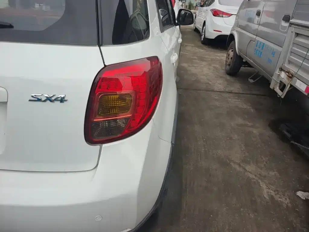 SX4 2013 1.6L Automatic Cool Edition — миниатюра 8