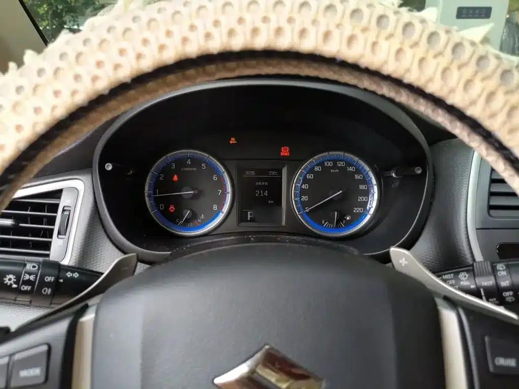 Vitara 2015 1.6L CVT 2WD Elite — миниатюра 4