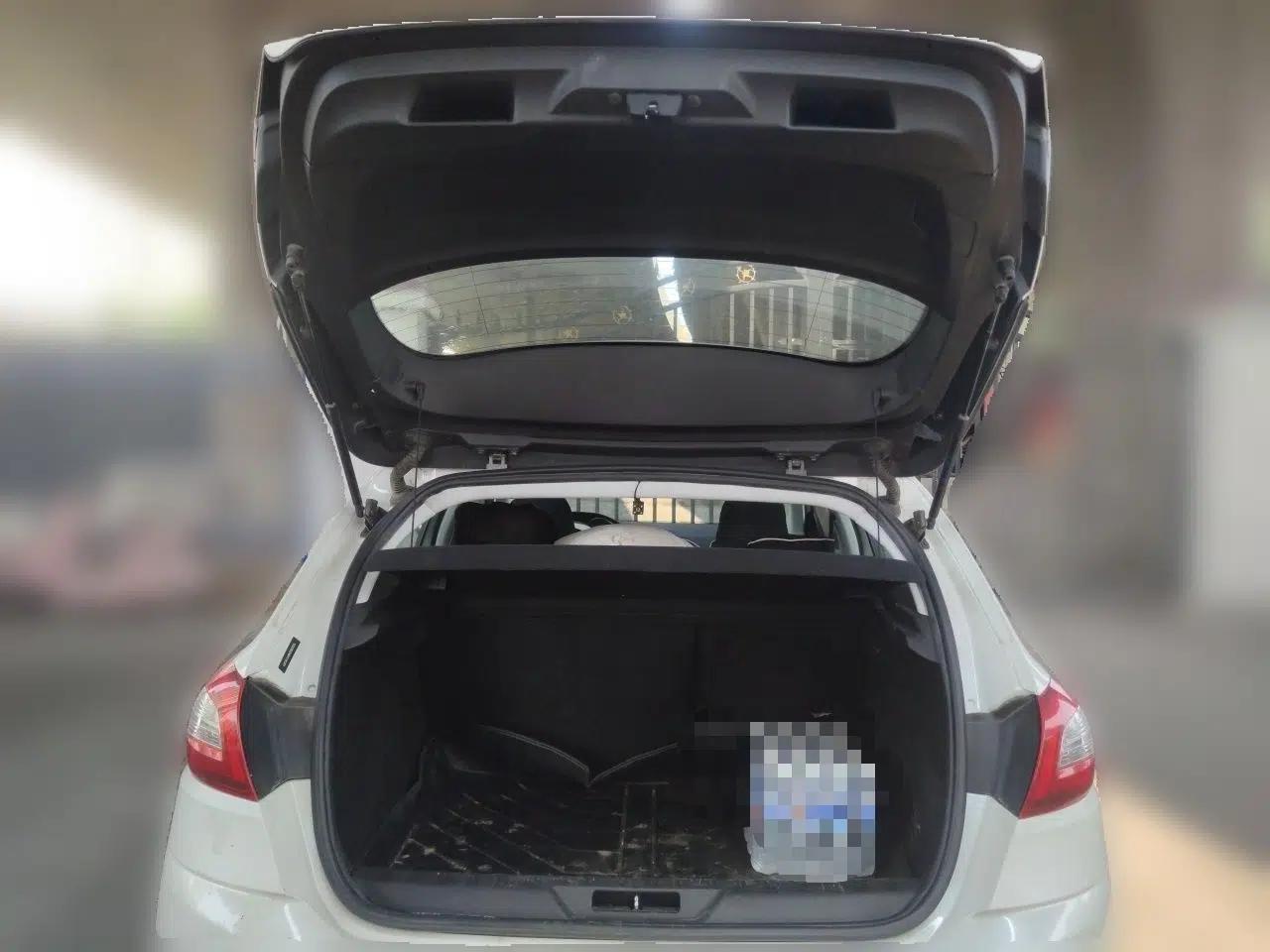 Peugeot 308S 2015 1.2T Automatic Jingchi Edition — миниатюра 19