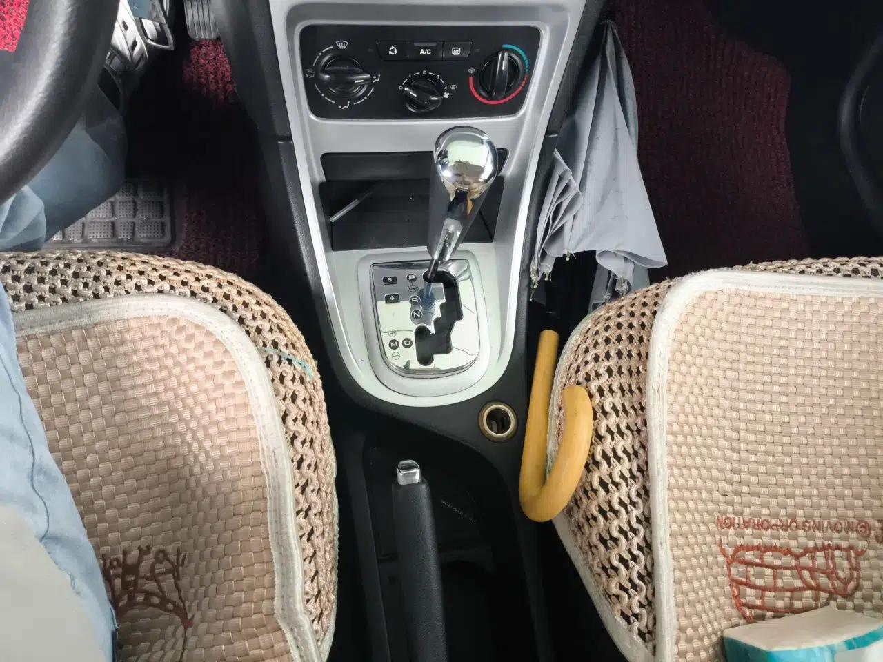 Peugeot 307 2010 Sedan 1.6L Automatic Luxury Edition — миниатюра 14