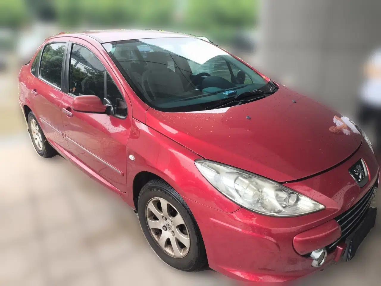Peugeot 307 2010 Sedan 1.6L Automatic Luxury Edition — миниатюра 3