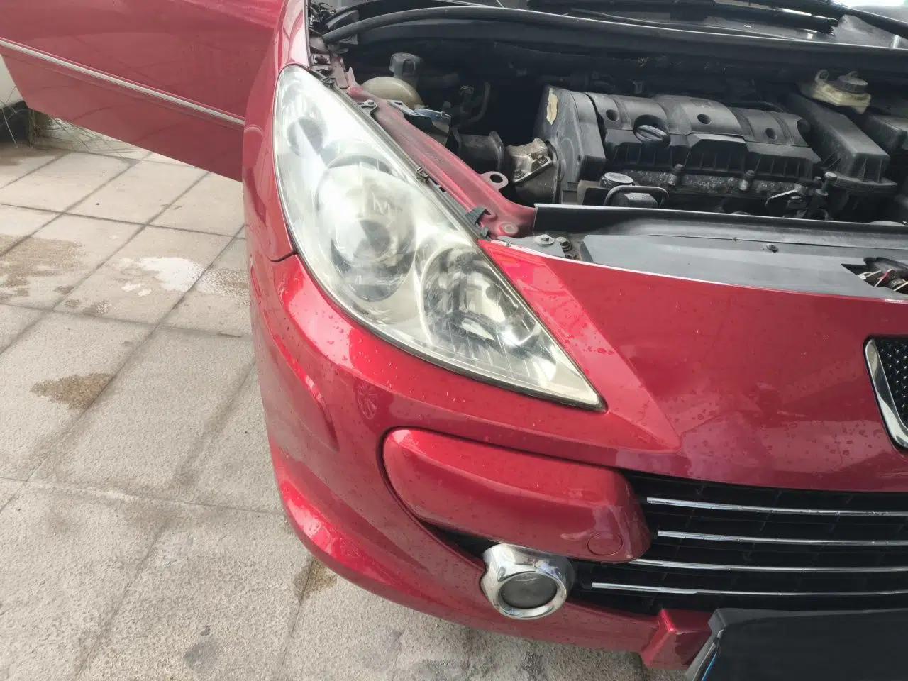 Peugeot 307 2010 Sedan 1.6L Automatic Luxury Edition — миниатюра 7