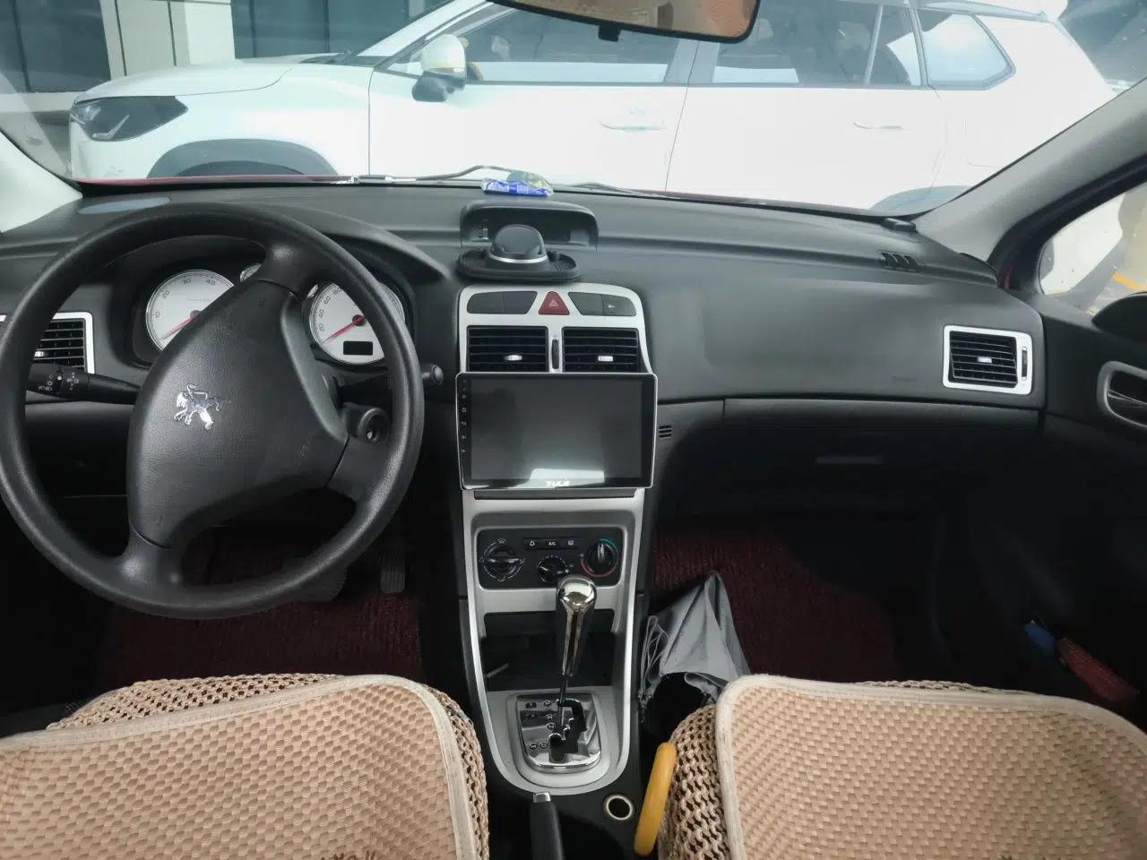 Peugeot 307 2010 Sedan 1.6L Automatic Luxury Edition — миниатюра 9