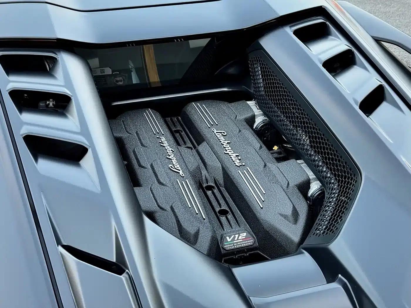 Revuelto 2023 6.5L PHEV Standard Edition — миниатюра 12