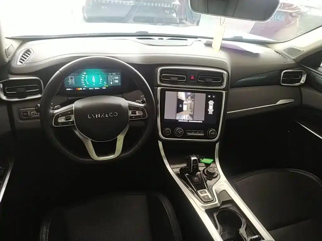 Lynk & Co 01 EM-P 2018 1.5T PHEV Pro (National V Emission Standard) — миниатюра 10