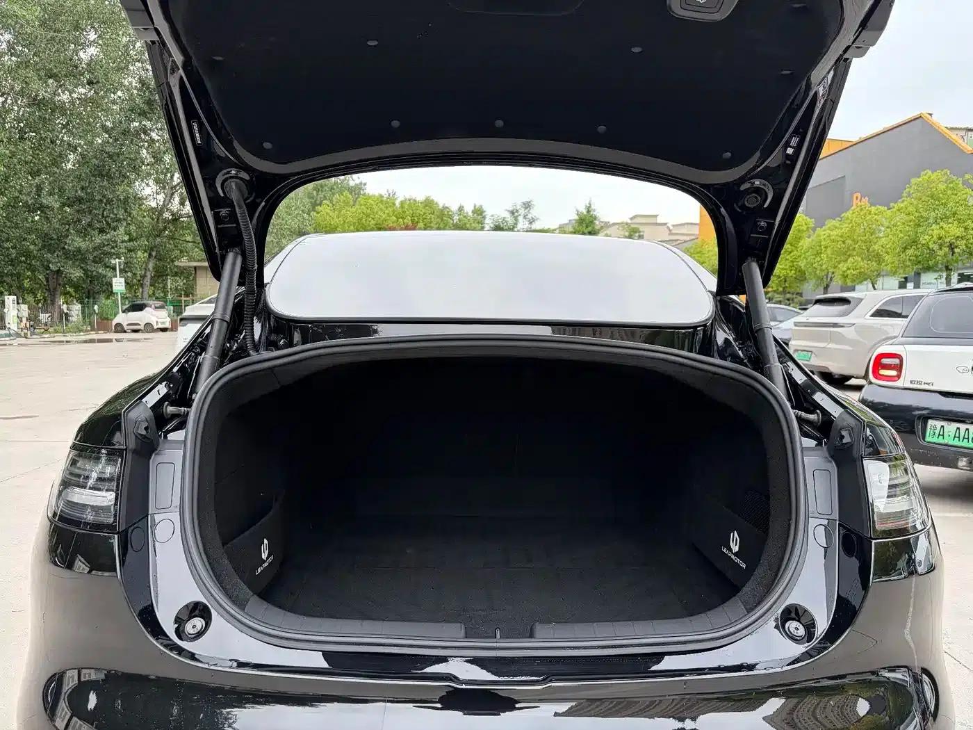 Leapmotor C01 2023 Range Extender 216 Comfort Edition — миниатюра 14