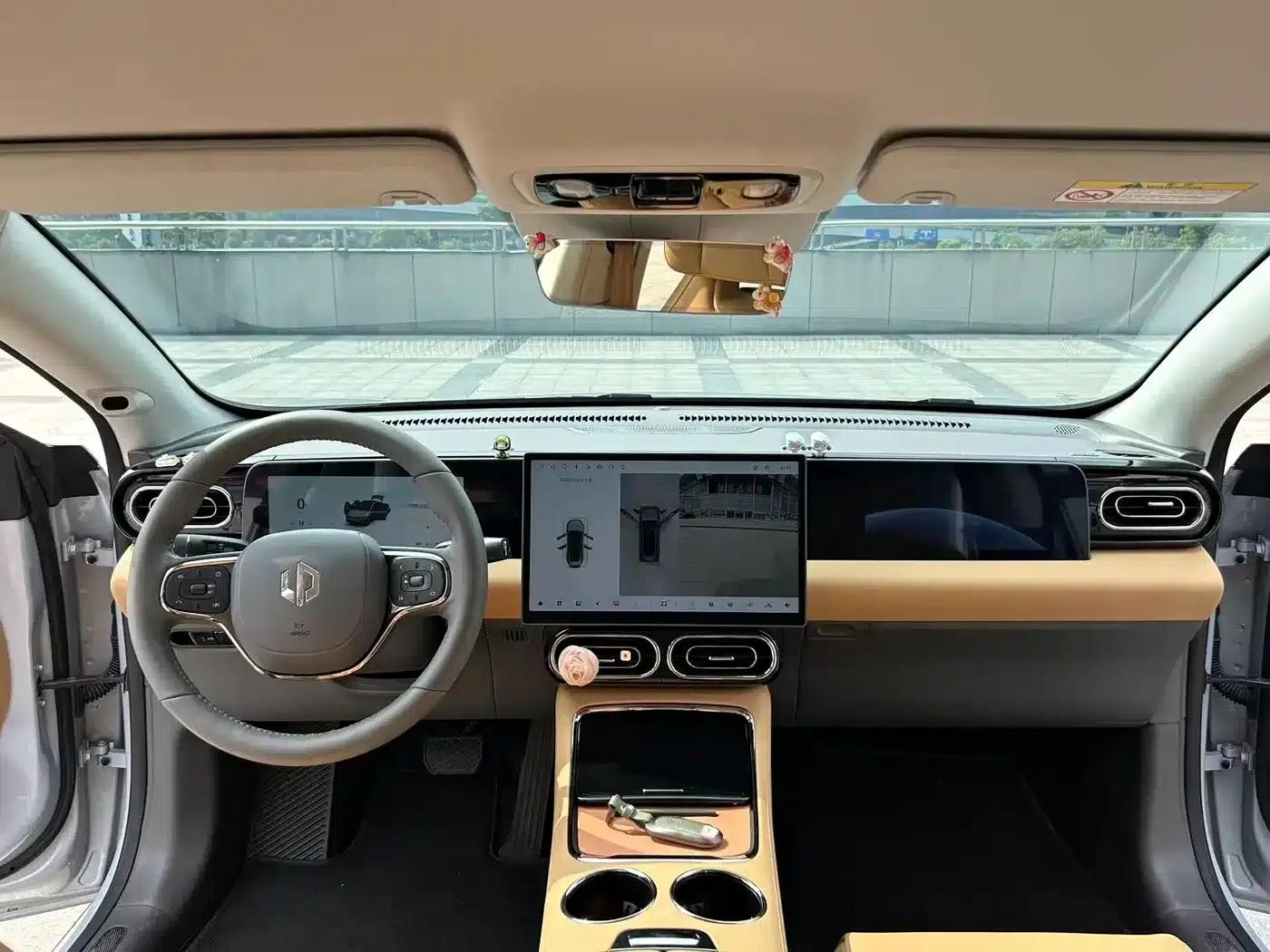 Leapmotor C01 2024 Range Extended 316 Premium Edition — миниатюра 11