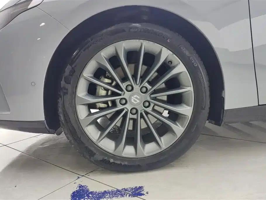 Leapmotor C01 2024 Range Extended 316 Premium Edition — миниатюра 6