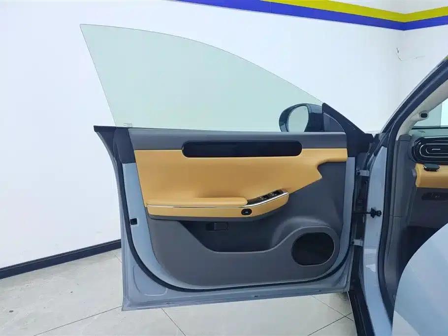 Leapmotor C01 2024 Range Extended 316 Premium Edition — миниатюра 7