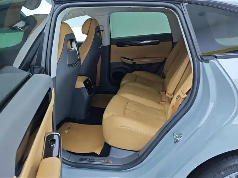 Leapmotor C01 2024 Range Extended 316 Premium Edition — миниатюра 11