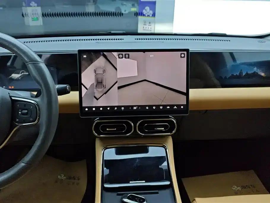 Leapmotor C01 2024 Range Extended 316 Premium Edition — миниатюра 13