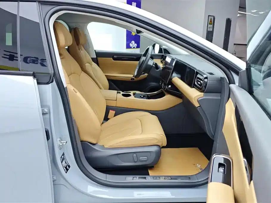 Leapmotor C01 2024 Range Extended 316 Premium Edition — миниатюра 8