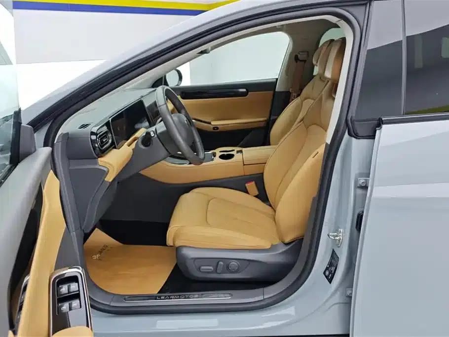 Leapmotor C01 2024 Range Extended 316 Premium Edition — миниатюра 9
