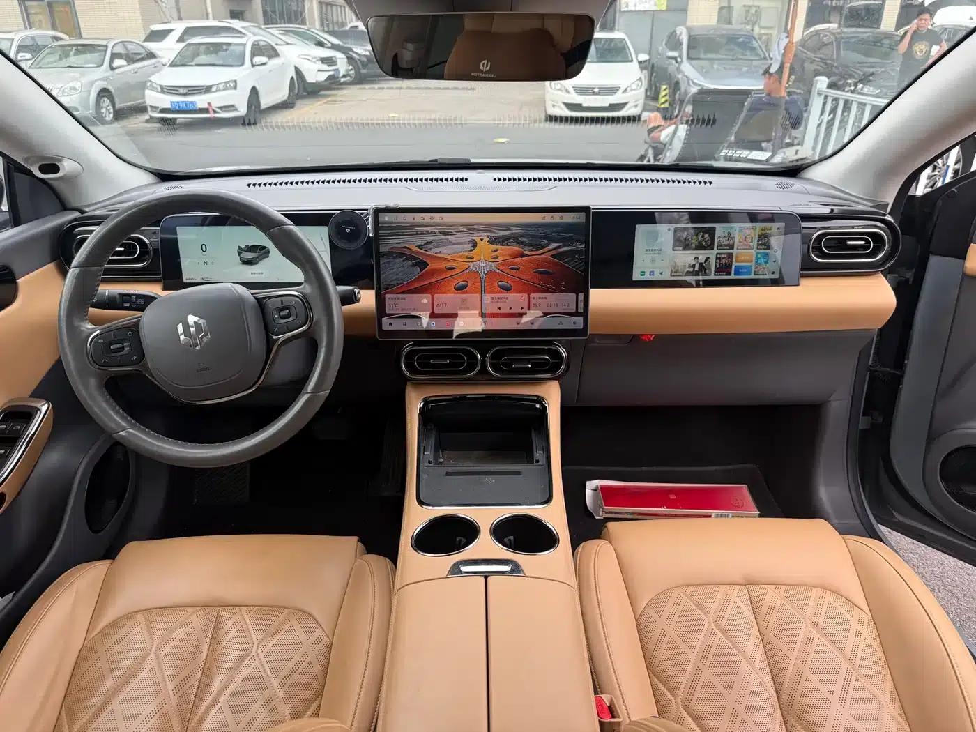 Leapmotor C01 2024 Pure Electric 525 Premium Edition — миниатюра 8