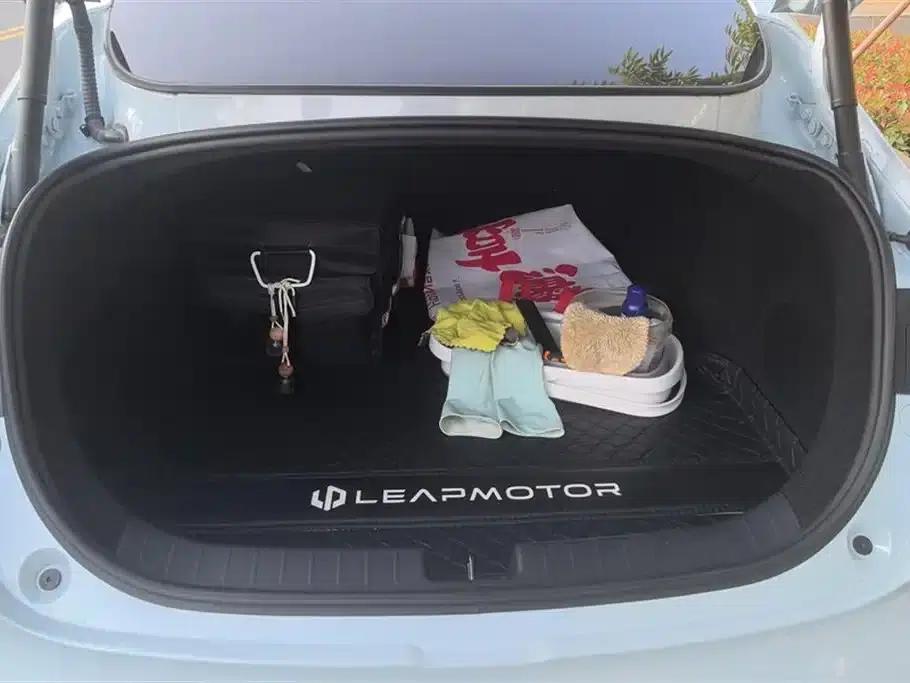 Leapmotor C01 2023 Range Extender 216 Comfort Edition — миниатюра 4