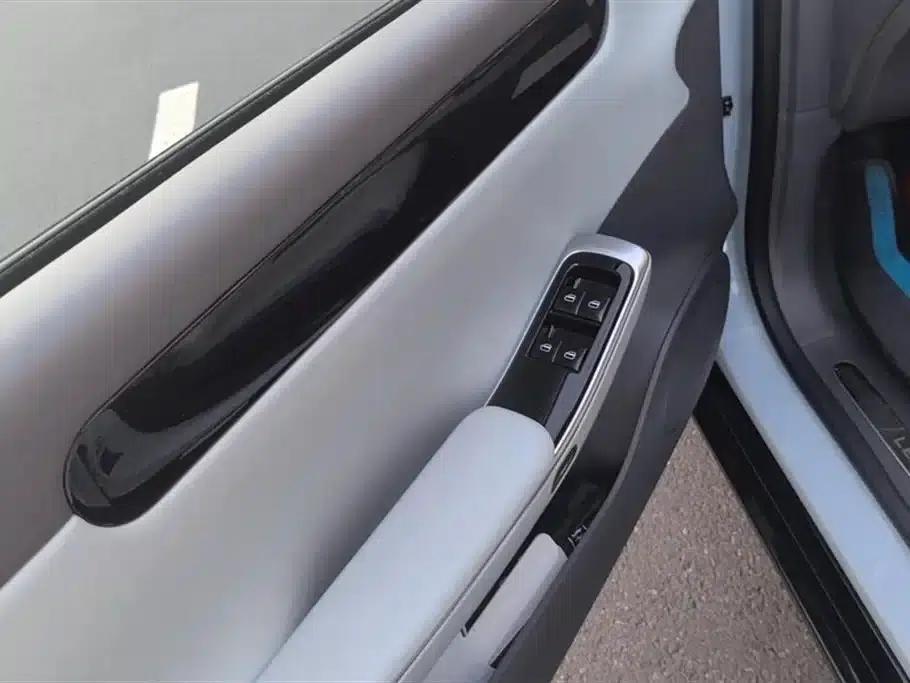 Leapmotor C01 2023 Range Extender 216 Comfort Edition — миниатюра 7